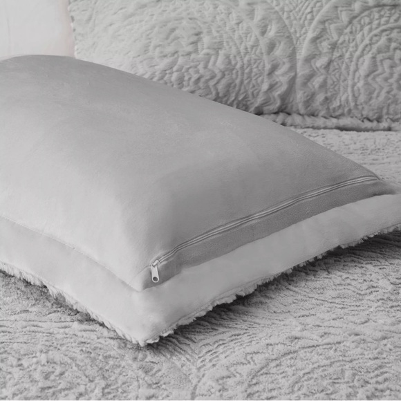 Madison Park Arya Embroidered Medallion Faux Fur Ultra Plush Comforter Set - Picture 9 of 10